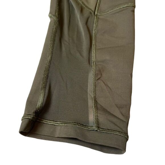 Lululemon Outrun 17" Crop Military Green Size 6 - Picture 10 of 13